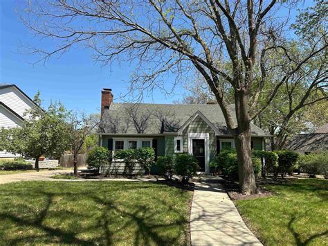 109 Overhill Rd, Salina, KS 67401 - See Est. Value, Schools & More