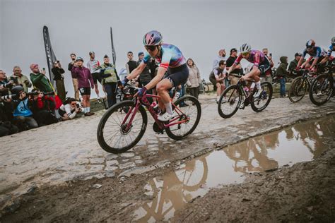 Th For Elise Chabbey In Paris Roubaix Femmes Avec Zwift Wmncycling