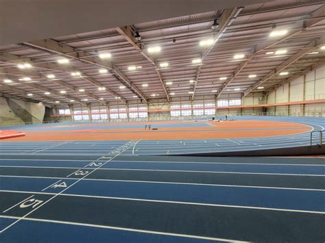 Легкоатлетический манеж