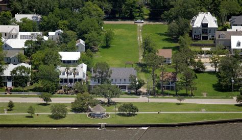 Photos See Mandeville Lakefront Landmark Rest A While Through The