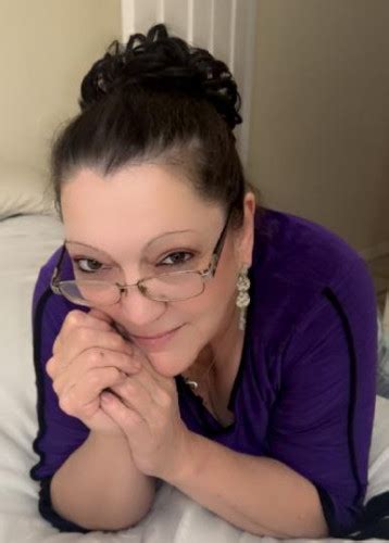 Mature Busty Brunette Backpageseek