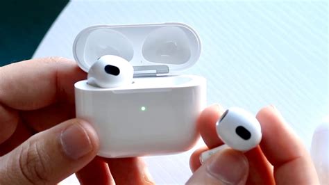 How To Fix Airpods Keep Falling Out Youtube