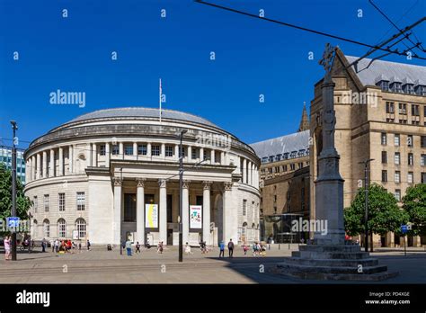 Central Library in St Peters Square, Manchester Stock Photo - Alamy