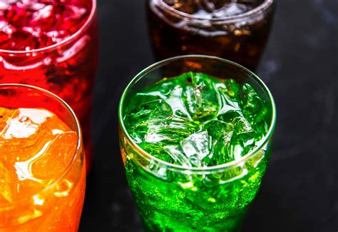 Как при помощи углекислоты делают газировку и шипучие алкогольные напитки