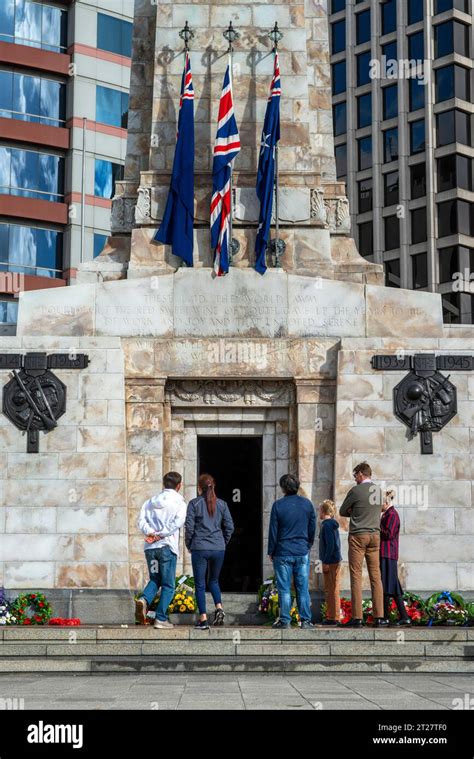 Anzac Day Observed At The Wellington Cenotaph Stock Photo Alamy