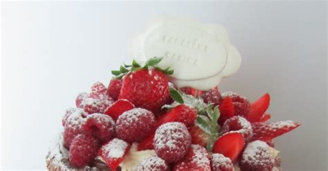 Doces Opções Um naked cake para o aniversário da Carina