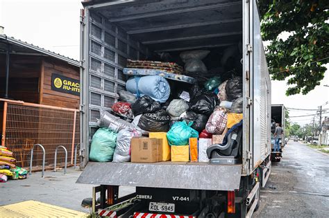 Rede De Solidariedade Na Alerj Arrecada 50 Toneladas De Doações Para O