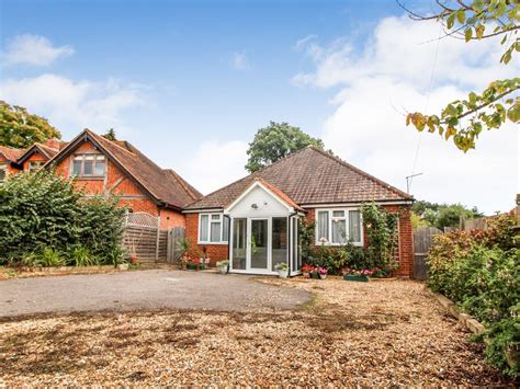 Bed Detached Bungalow For Sale In Langley Hill Calcot Reading Rg