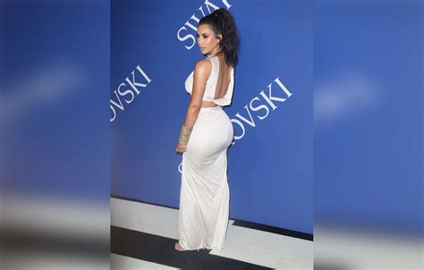 Kim Kardashian Honored With The First Cfda Fashion Influencer Award