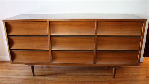 Mid Century Modern Dressers And Side End Table By Johnson Carper