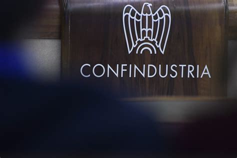 Pil Confindustria La crescita dell Italia è ferma colpa dei tassi