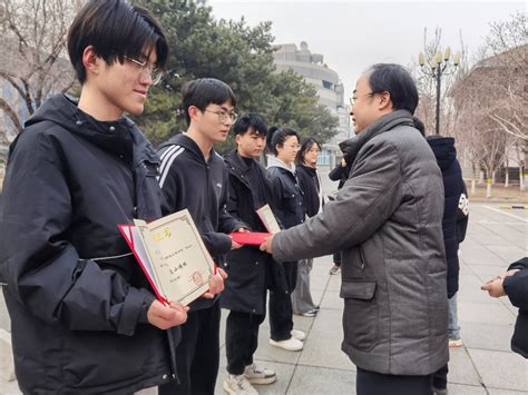 学习二十大·筑梦新征程 ——机材学院师生隆重举行新学期第一天升旗仪式 暨“身边小榜样”评选活动启动仪式 北方工业大学机械与材料工程学院