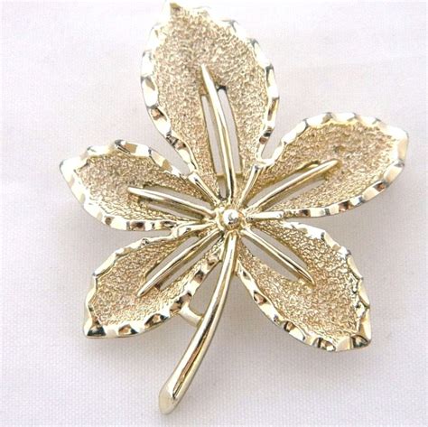 Vintage Sarah Coventry Maple Leaf Brooch Coat Sweater Pin Gold Tone