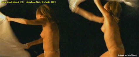 Naked Lucie Vondrackova in Snowboardáci