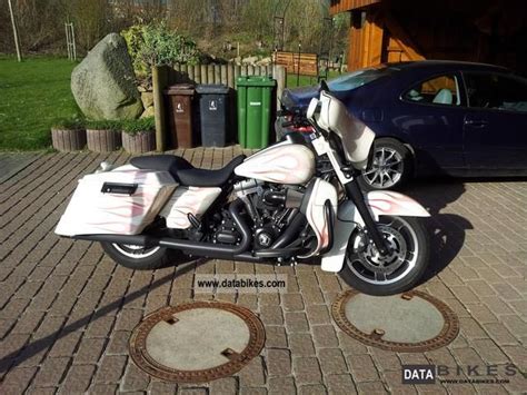 2010 Harley Davidson FL2