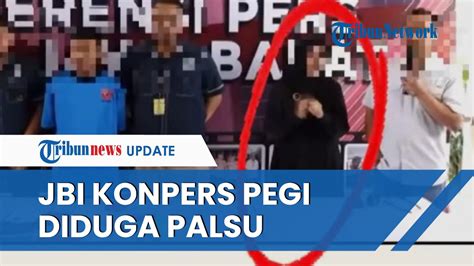 Kontroversi Juru Bahasa Isyarat Saat Rilis Pegi Kasus Vina Diduga Palsu