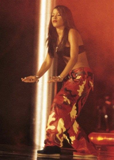 Hot Like Fire Aaliyah Style Aaliyah Haughton Aaliyah