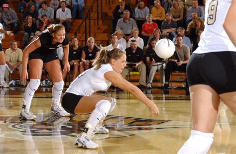 volleyball girls twerk