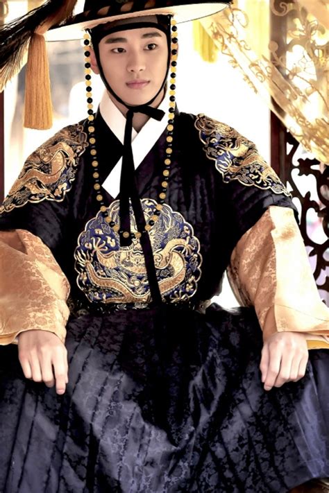 Những hot boy xứ Hàn khiến dân tình chao đảo nửa đầu 2012