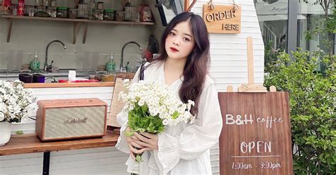 Hot girl U20 nữ Việt Nam khoe chân dài miên man