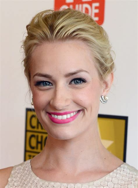 beth behrs net worth 2023