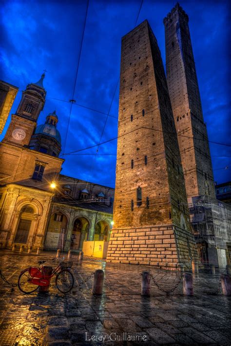 Le Due Torri Garisenda E Degli Asinelli Bologna By Guillaume Leray