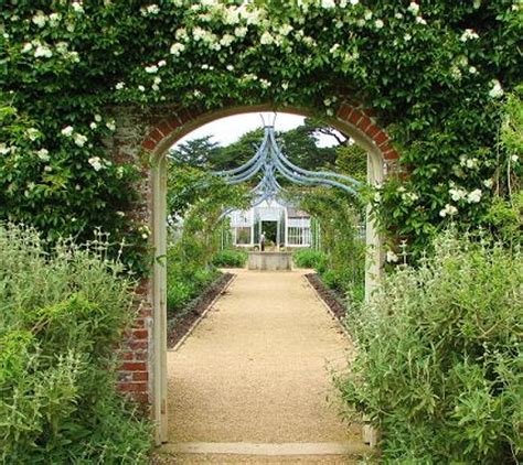 Osborne House Gardens and places to stay nearby - Great British Gardens