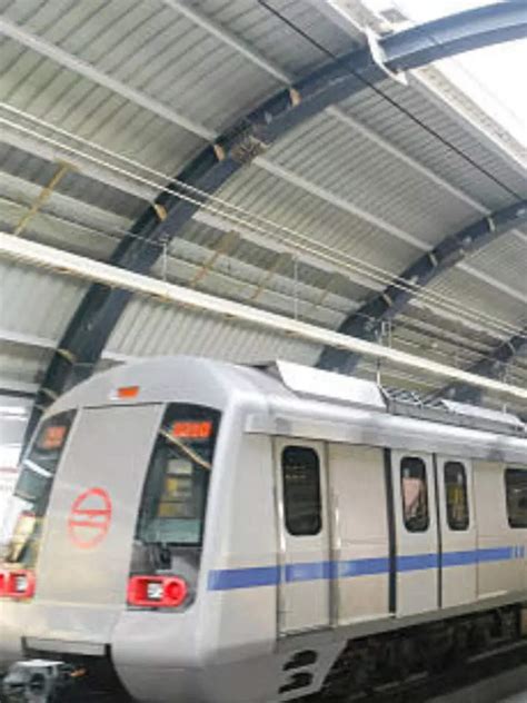 Delhi Metro क पहल और आखर टरन क कय ह टइम ऐस दख DMRC