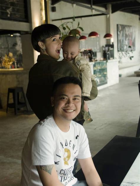 Jarang Terekspos Ini 6 Potret Terbaru Reza SMASH Bersama Anak Dan Istri Hot Liputan6