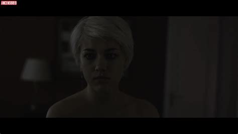 Naked Stéphanie Schneider in Milky Way