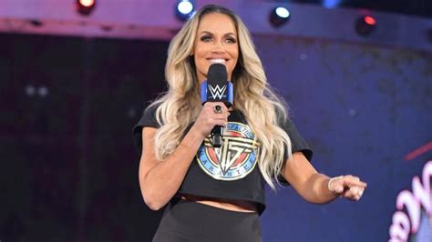 Trish Stratus Stays Open Minded For A Match With Sasha Banks Diva Dirt