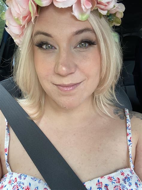 Get The Recently Went Super Blonde Got A Huge Haircut And Took A Makeup Class How Am I