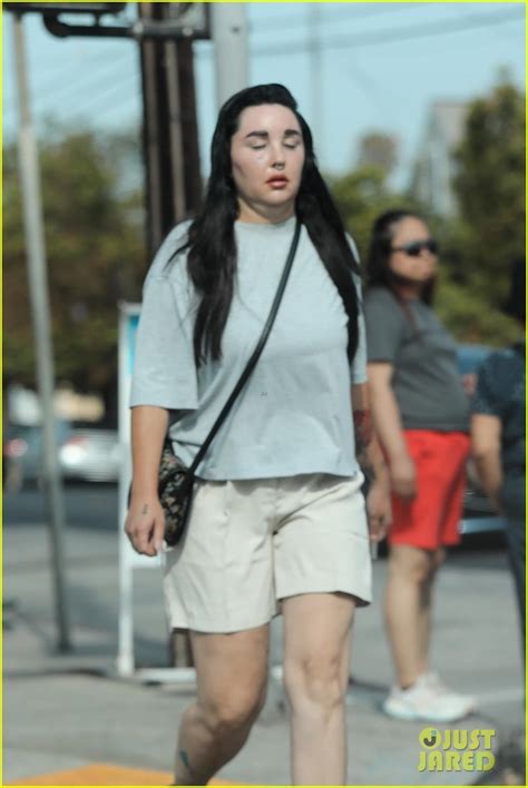 Amanda Bynes Spotted With New Look During Rare Sighting In L A Photo