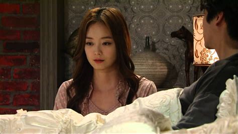 HOT 오로라 공주 회 다른 건 봐줘도 밤기도는 제대로 해야지 문 밖에서 엿든는 누나들 YouTube