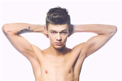 Etude Les jeunes deviennent plus ouverts à expérimenter le sexe gay Bogoss