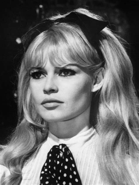 Brigitte Bardots 11 Most Iconic Hairstyles Frisuren Trendfrisuren