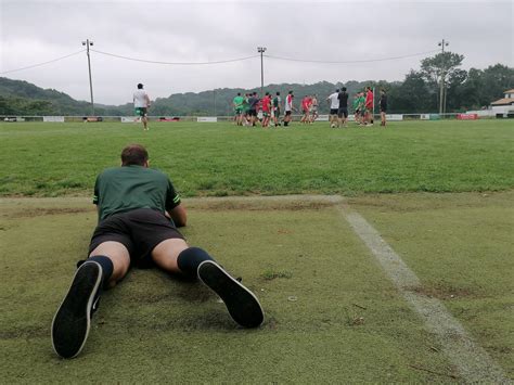 Rugby Régionale 1 avec les joueurs dEmak Hor avant le match au