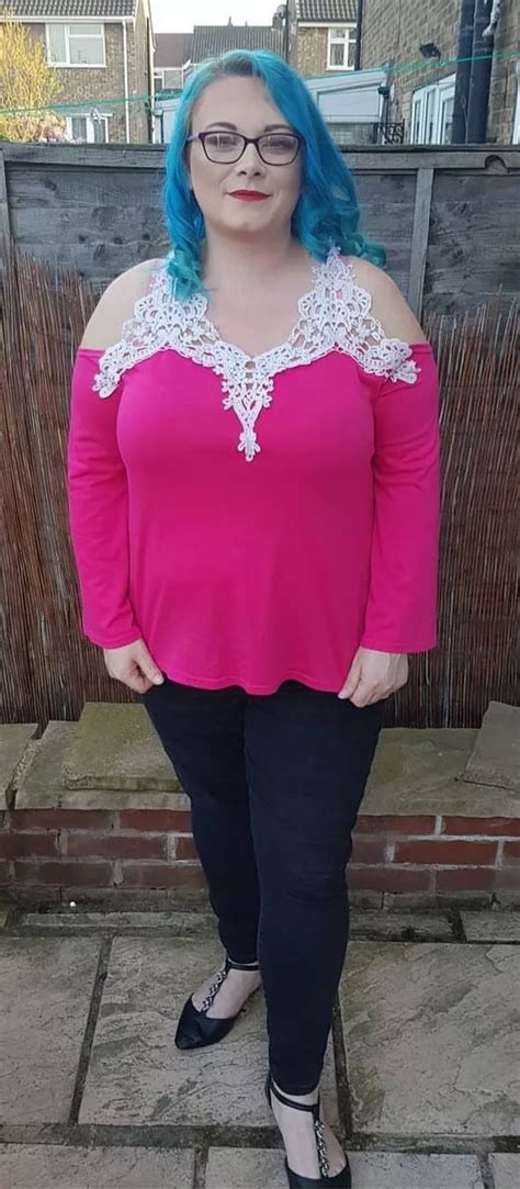 Woman Who Says She Was Dying For Sex Dumps Older Husband For Married Men Daily Star