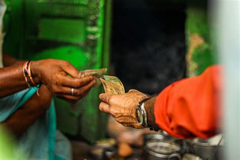 How to Invest in Swiss Francs Safely & Effectively: A Guide