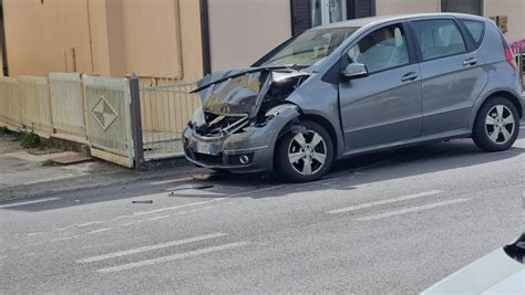 Violento Tamponamento Con Feriti Sulla Strada 147 Assisana