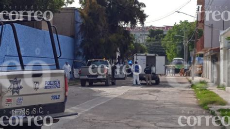 Celaya Abandonan Cadáver En El Interior De Una Camioneta Periódico Correo