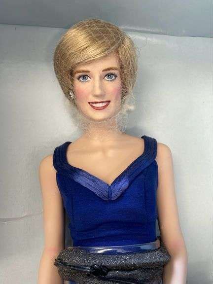 The Franklin Mint Diana Princess Of Wales Porcelain Portrait Doll