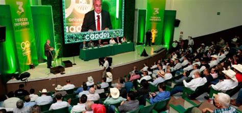 Asiste Rocha A Toma De Protesta De Presidente De CAADES Parlamento