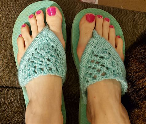 Embellish A Pair Of Flip Flops With This Quick Knit Pattern KnitHacker