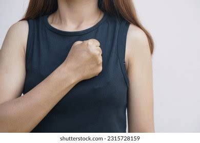 Mature forte poitrine résultats 3 1 mille dimages libres de droits de photos de stock et d