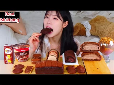 ASMR MUKBANG Chocolate Dessert At Convenience Store Ice Cream Cream