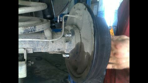 НИВА 2121. Устранение течи сальника - YouTube