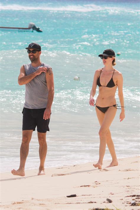 Martha Hunt Sexy In Small Bikini 27 Photos The Fappening