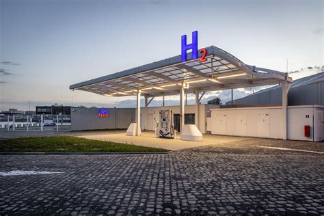 World's first multimodal hydrogen refueling station opens in Antwerp