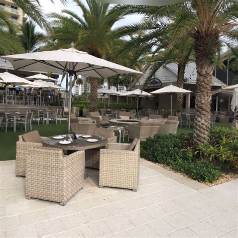 Beautiful outdoor seating Fort Lauderdale Restaurants, Oakland Park ...